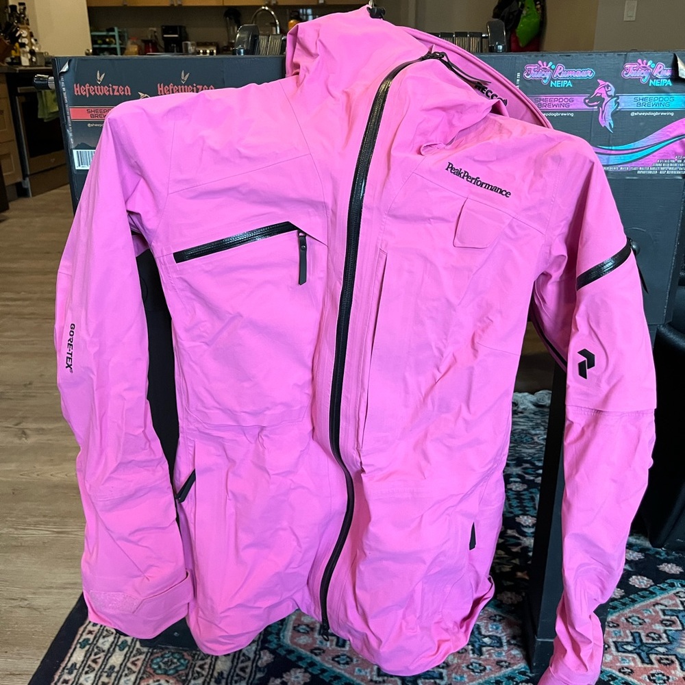 Small peak performance gortex Jacket